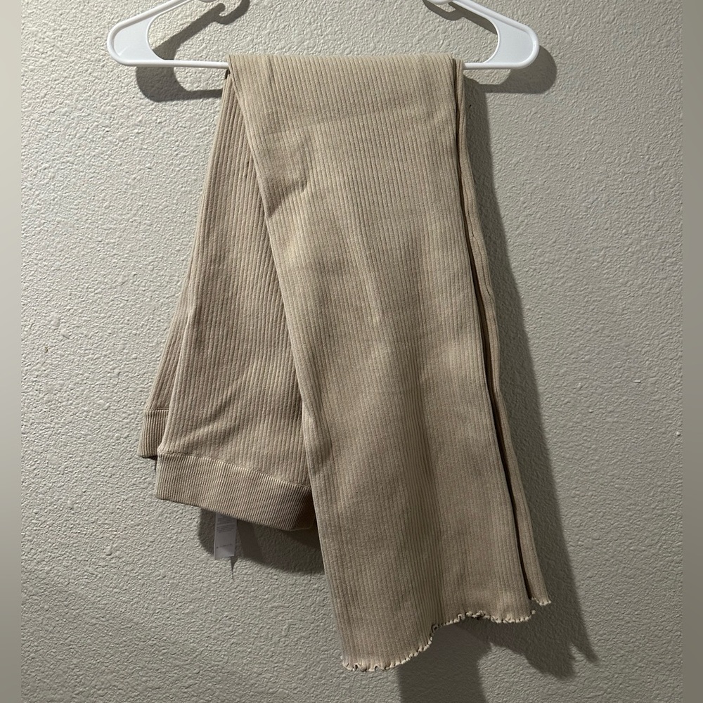 NWOT Good American Flare Pants